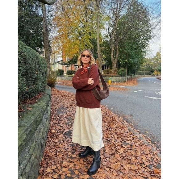 Vintage Y2K Tommy Hilfiger Chocolate Leather Shoulder Bag | 2000s Banana Style - Picture 9 of 16